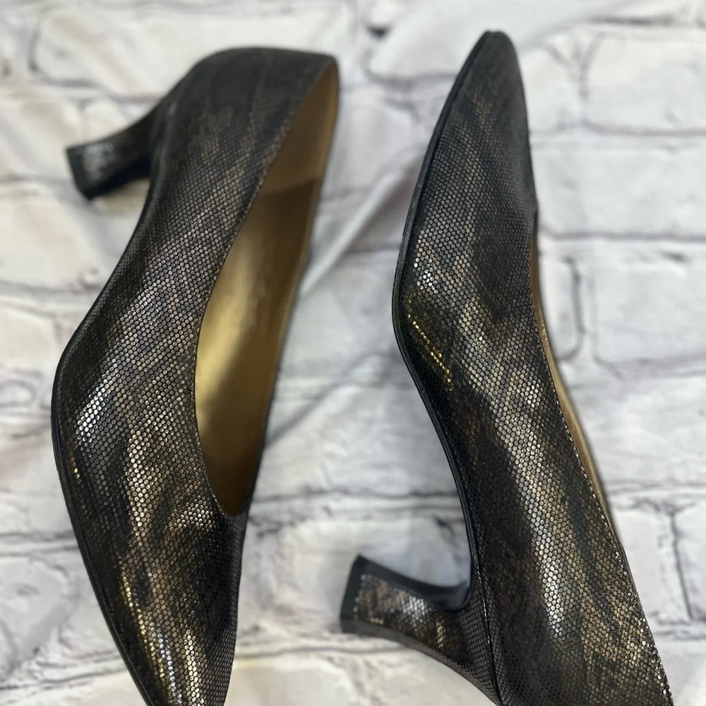Stuart Weitzman Metallic Snake-Print Leather Pumps – Size‎ 8B